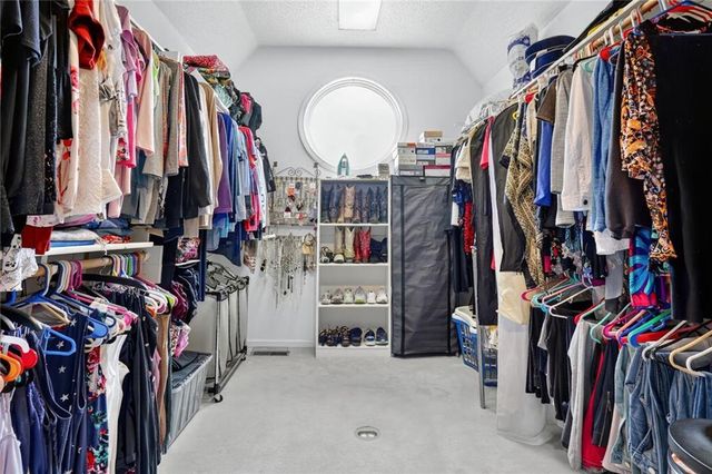 14226 S Shannan Lane, Olathe, KS 66062