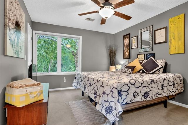 14226 S Shannan Lane, Olathe, KS 66062