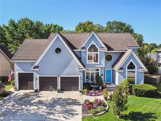 14226 S Shannan Lane, Olathe, KS 66062