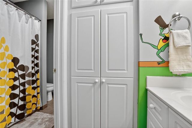 14226 S Shannan Lane, Olathe, KS 66062