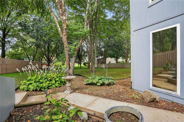 14226 S Shannan Lane, Olathe, KS 66062