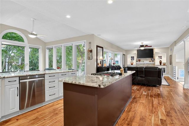 14226 S Shannan Lane, Olathe, KS 66062