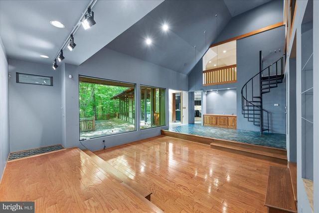 7575 POTOMAC FALLS RD, Mclean, VA 22102