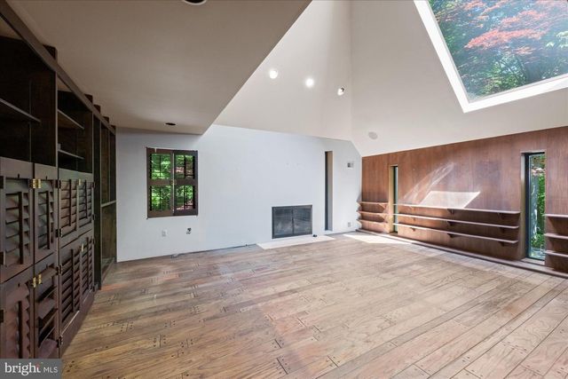 7575 POTOMAC FALLS RD, Mclean, VA 22102