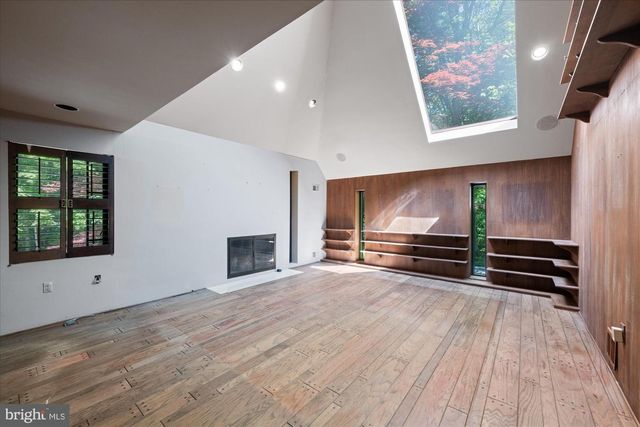 7575 POTOMAC FALLS RD, Mclean, VA 22102