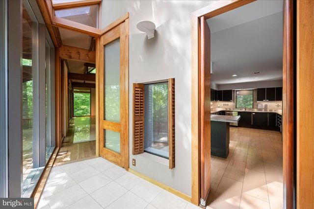 7575 POTOMAC FALLS RD, Mclean, VA 22102