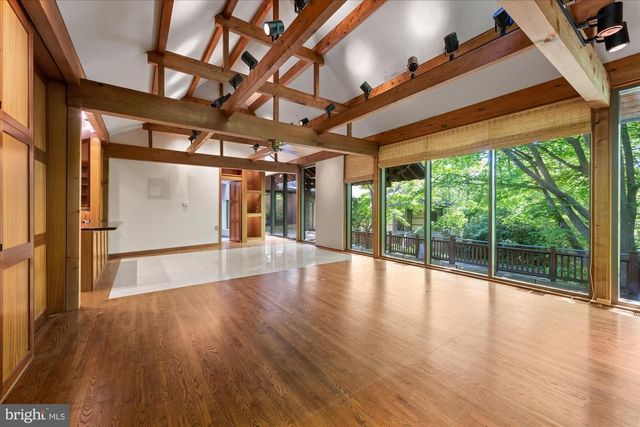 7575 POTOMAC FALLS RD, Mclean, VA 22102
