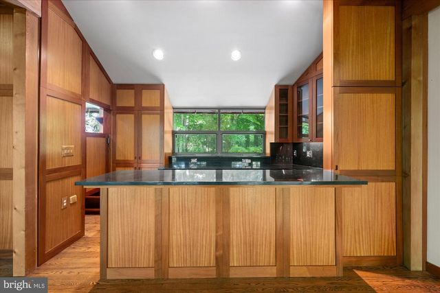 7575 POTOMAC FALLS RD, Mclean, VA 22102
