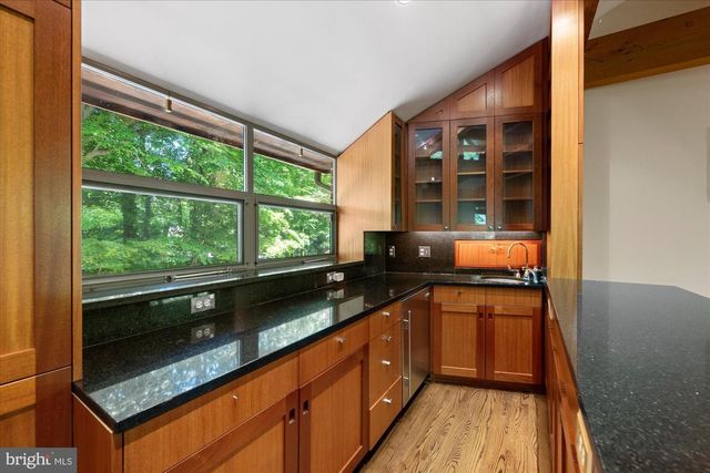 7575 POTOMAC FALLS RD, Mclean, VA 22102
