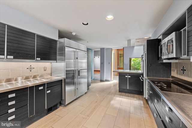 7575 POTOMAC FALLS RD, Mclean, VA 22102