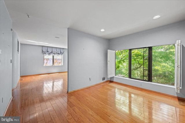 7575 POTOMAC FALLS RD, Mclean, VA 22102