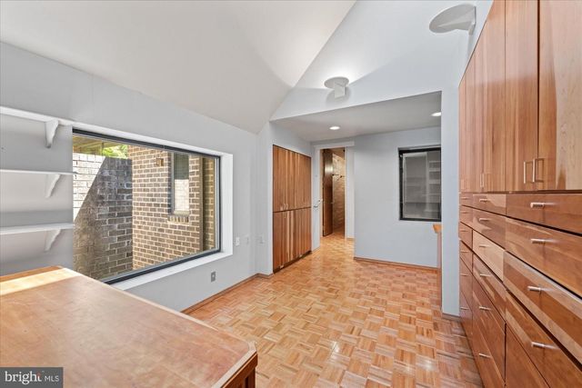 7575 POTOMAC FALLS RD, Mclean, VA 22102