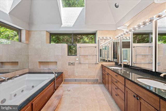 7575 POTOMAC FALLS RD, Mclean, VA 22102
