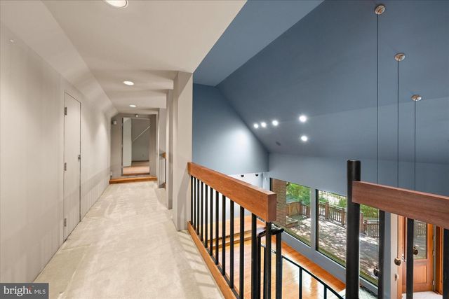 7575 POTOMAC FALLS RD, Mclean, VA 22102