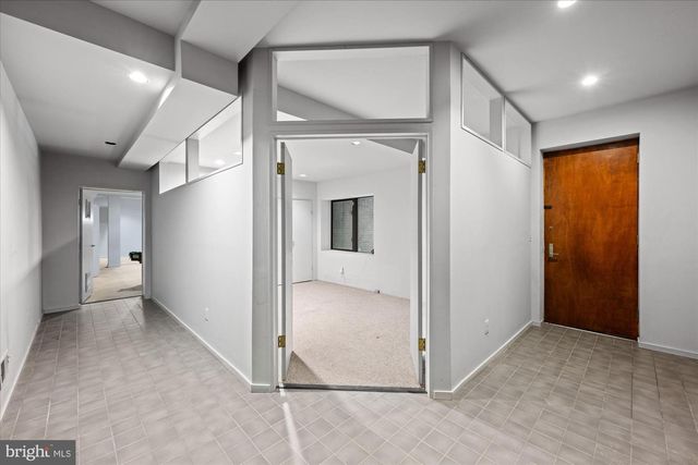 7575 POTOMAC FALLS RD, Mclean, VA 22102