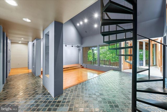 7575 POTOMAC FALLS RD, Mclean, VA 22102