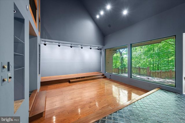 7575 POTOMAC FALLS RD, Mclean, VA 22102