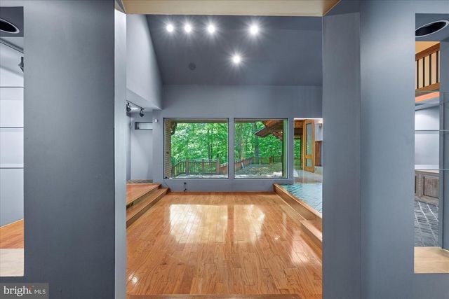 7575 POTOMAC FALLS RD, Mclean, VA 22102