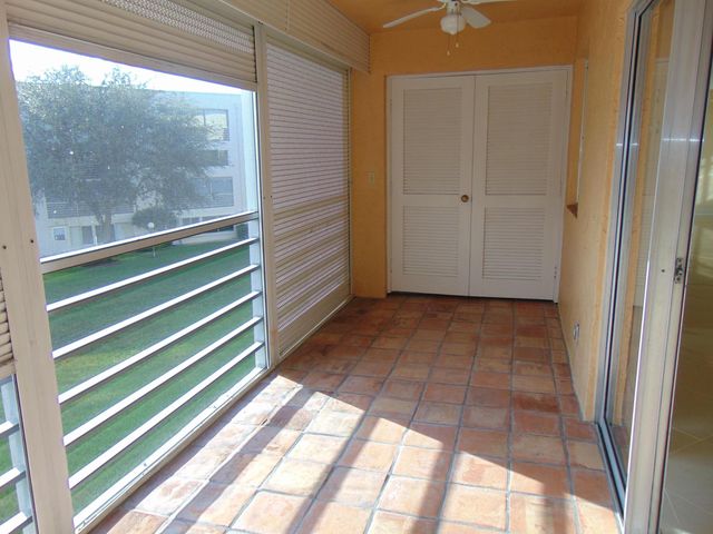 3186 Via Poinciana 310, Lake Worth, FL 33467