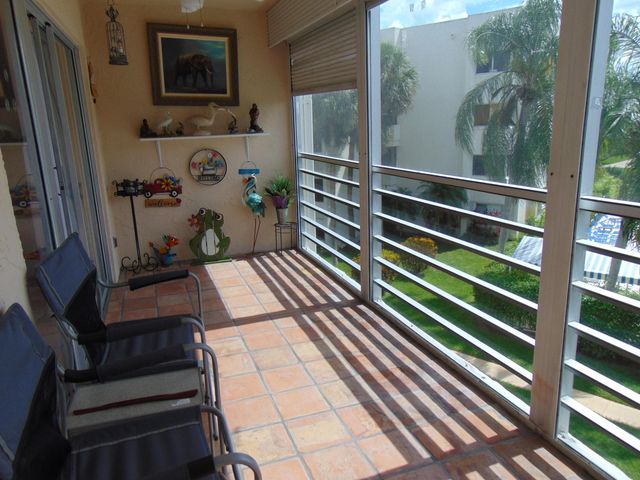 3186 Via Poinciana 310, Lake Worth, FL 33467