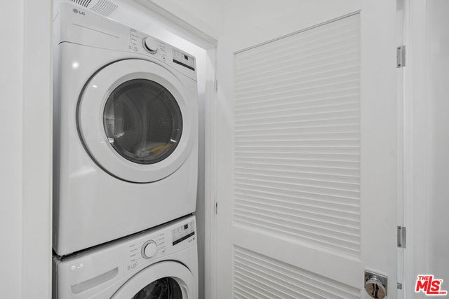 7823 Kenyon Avenue, Los Angeles, CA 90045