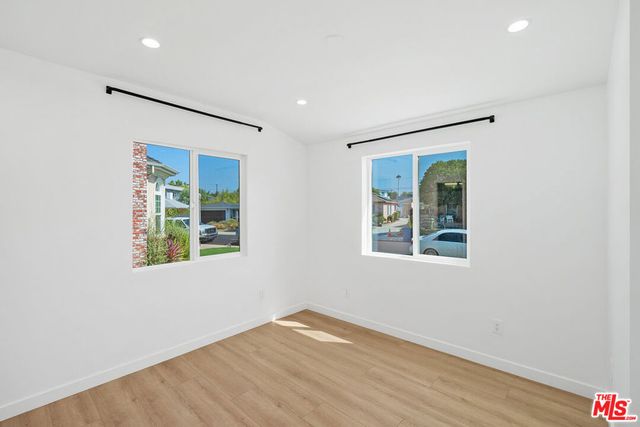 7823 Kenyon Avenue, Los Angeles, CA 90045