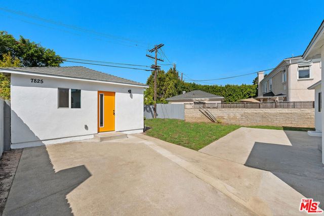 7823 Kenyon Avenue, Los Angeles, CA 90045