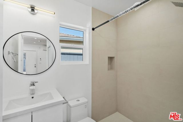 7823 Kenyon Avenue, Los Angeles, CA 90045