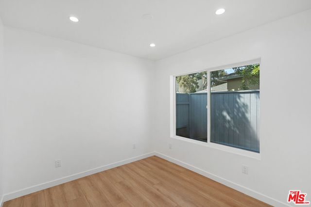 7823 Kenyon Avenue, Los Angeles, CA 90045