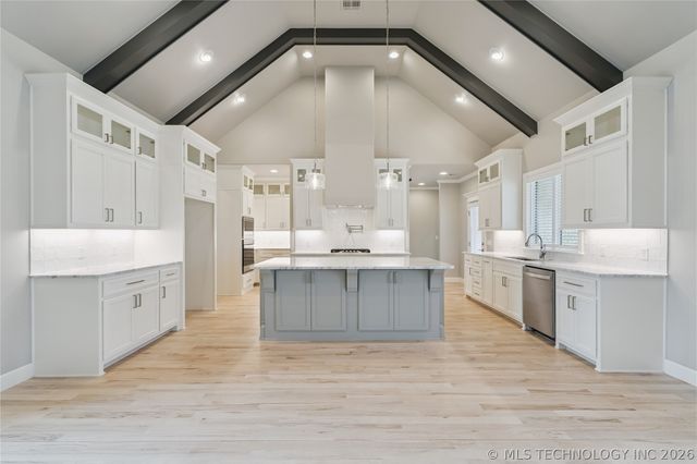 8622 S Timber Wolf Drive, Broken Arrow, OK 74014