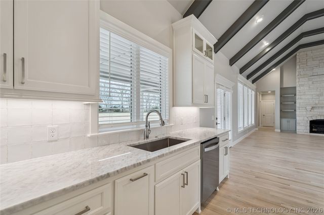 8622 S Timber Wolf Drive, Broken Arrow, OK 74014