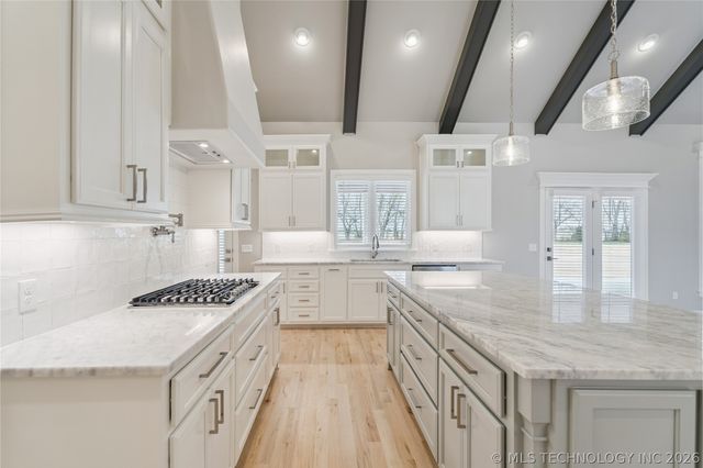 8622 S Timber Wolf Drive, Broken Arrow, OK 74014