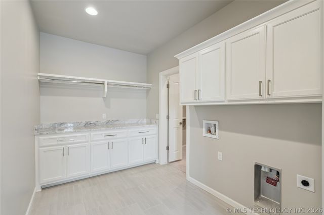 8622 S Timber Wolf Drive, Broken Arrow, OK 74014