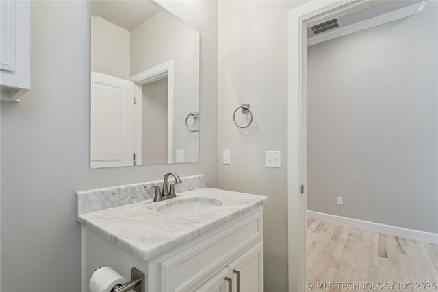 8622 S Timber Wolf Drive, Broken Arrow, OK 74014