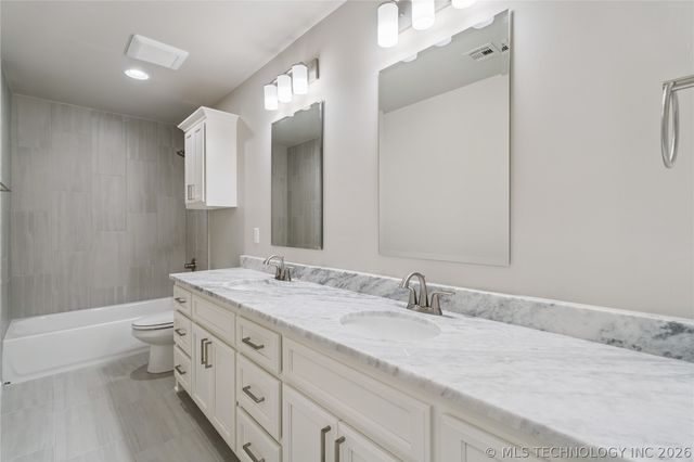 8622 S Timber Wolf Drive, Broken Arrow, OK 74014