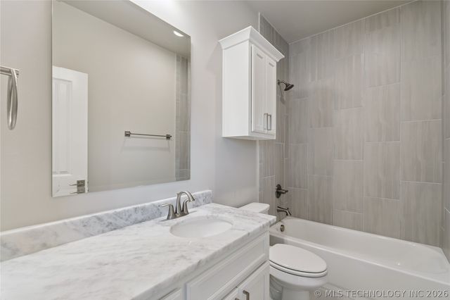 8622 S Timber Wolf Drive, Broken Arrow, OK 74014