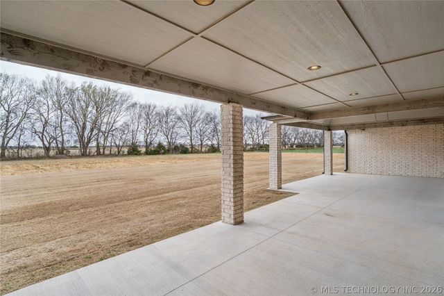 8622 S Timber Wolf Drive, Broken Arrow, OK 74014