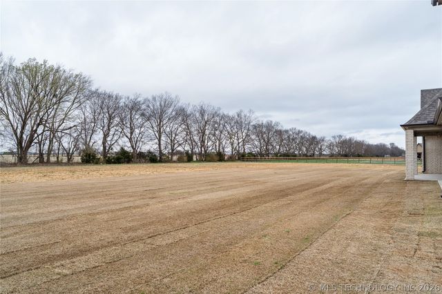 8622 S Timber Wolf Drive, Broken Arrow, OK 74014