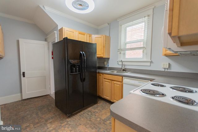 230 JEFFERSON ST, Martinsburg, WV 25401