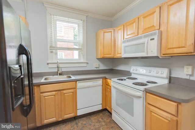 230 JEFFERSON ST, Martinsburg, WV 25401