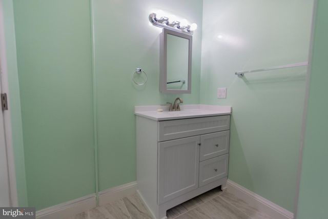 230 JEFFERSON ST, Martinsburg, WV 25401