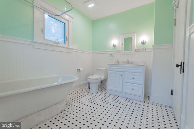 230 JEFFERSON ST, Martinsburg, WV 25401