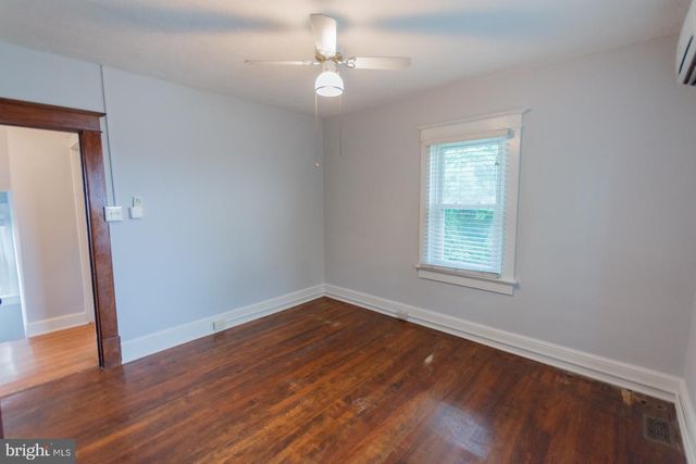 230 JEFFERSON ST, Martinsburg, WV 25401