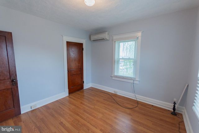 230 JEFFERSON ST, Martinsburg, WV 25401