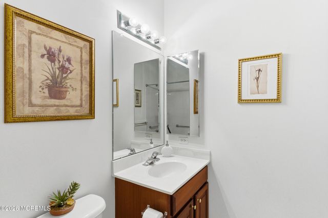 99 Eleanor Road, Manchester, NJ 08759