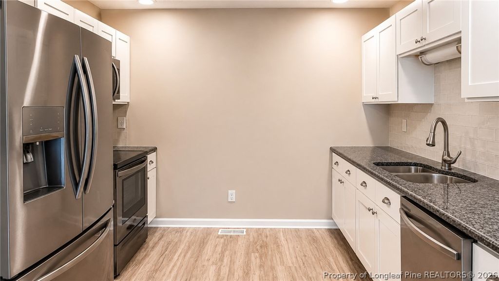 6873 Kingsgate Drive, Fayetteville, NC 28314 — photo 9