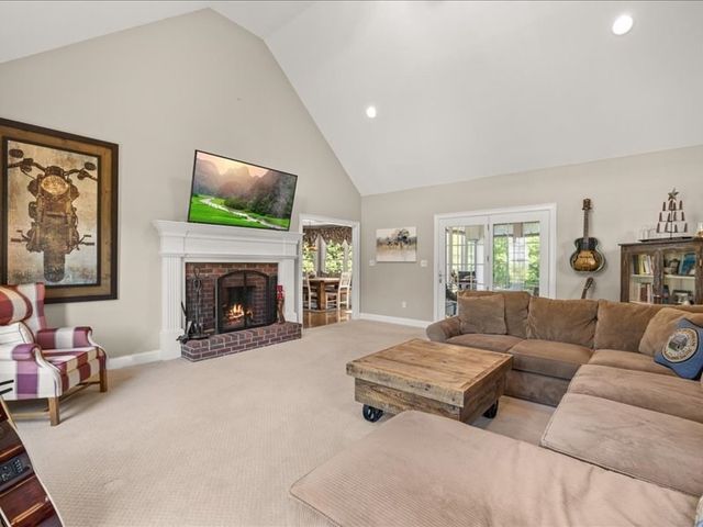 524 Elm St E, Raynham, MA 02767