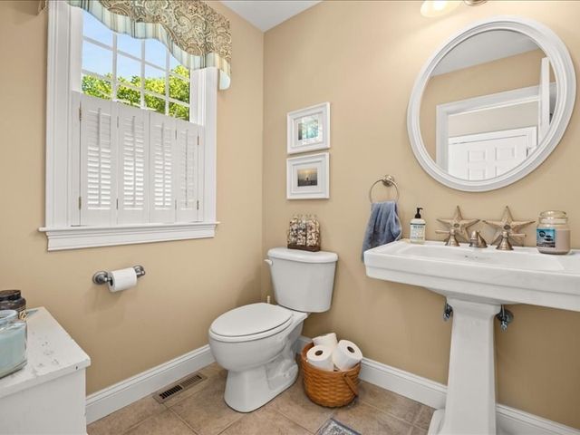 524 Elm St E, Raynham, MA 02767
