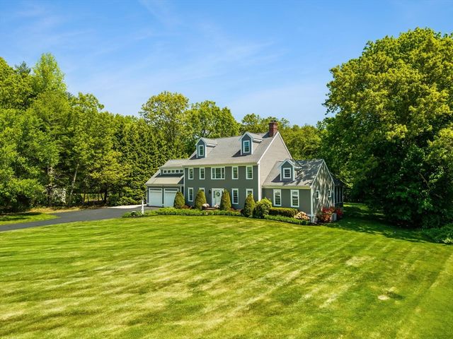 524 Elm St E, Raynham, MA 02767
