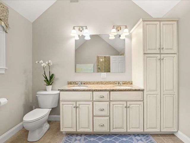 524 Elm St E, Raynham, MA 02767